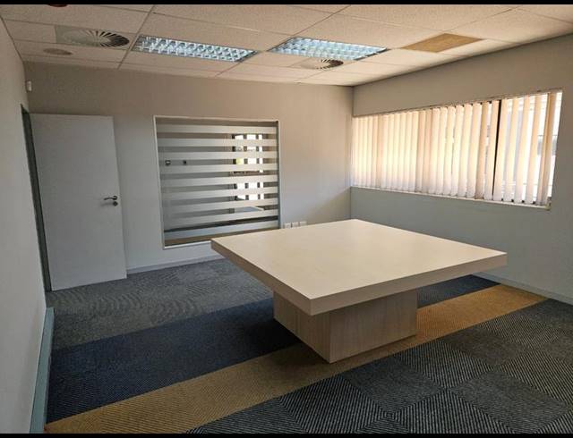 BUSINESS PROPERTY TO RENT IN WOODMEAD